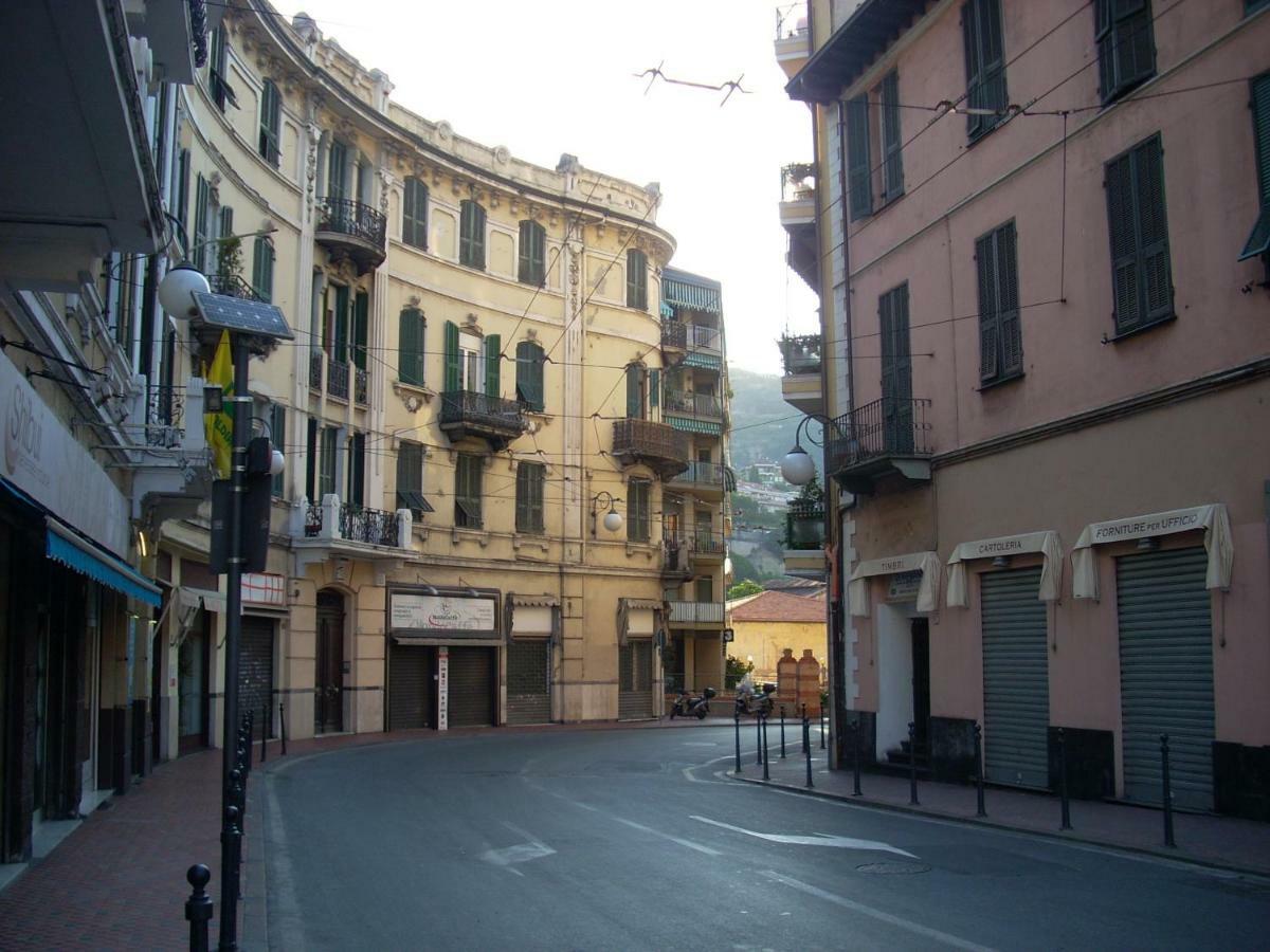 Appartamento Al Mare Di Ventimiglia Exterior photo